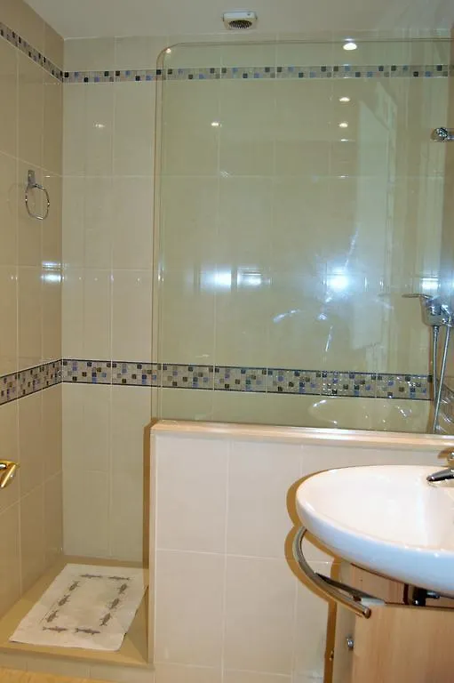 2Pau - Lloret De Mar Villa