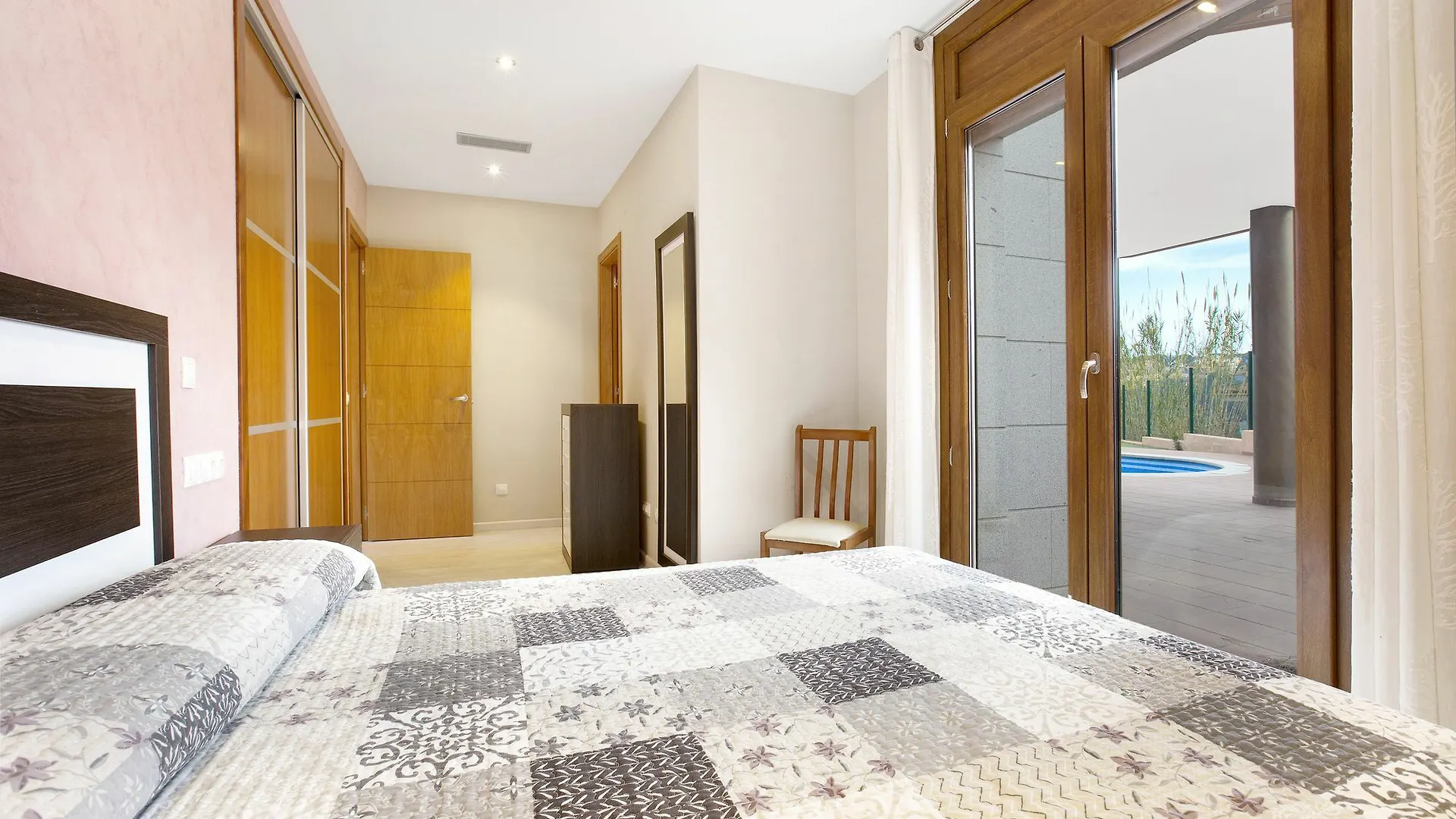 2Pau - Lloret De Mar Villa