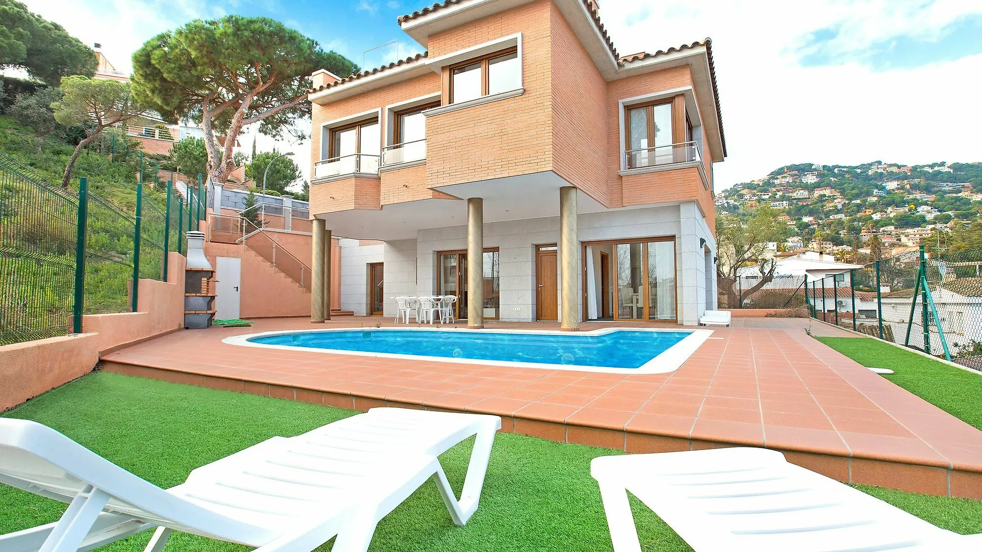 2Pau - Lloret De Mar